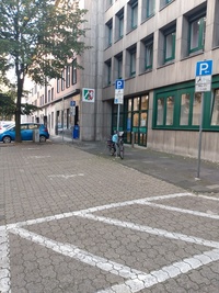 Behindertenparkplatz Behindertenparkplatz